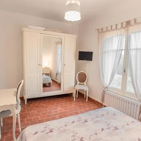 La Louzie Villa *